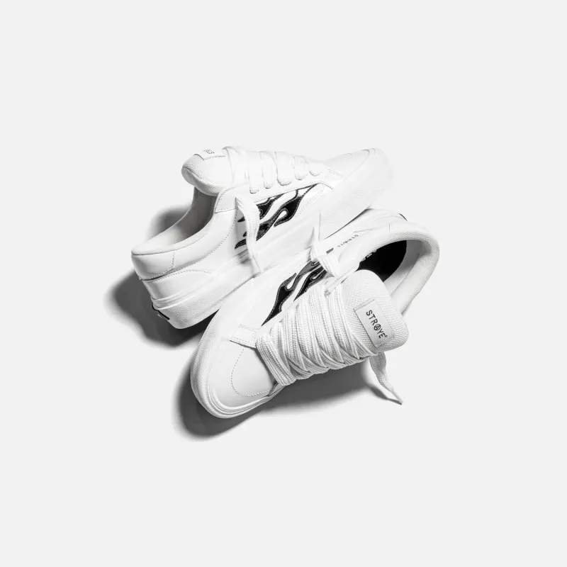 Кросівки "STRAYE LOGAN PUFF GLOSSY WHITE"